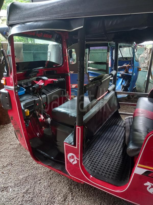 Bajaj 4 stroke 2018 - பயன்படுத்தப்பட்டது முச்சக்கர வண்டி sale in Sri Lanka - patpat.lk