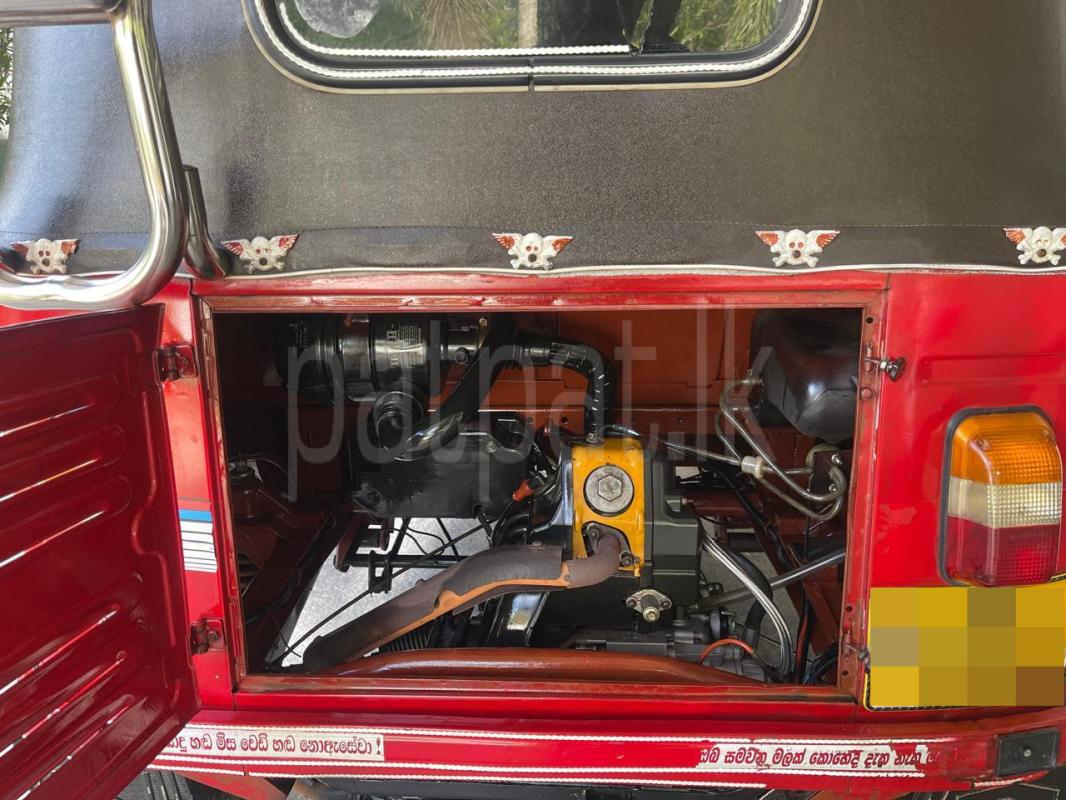 Bajaj 4 stroke 2011 - பயன்படுத்தப்பட்டது முச்சக்கர வண்டி sale in Sri Lanka - patpat.lk