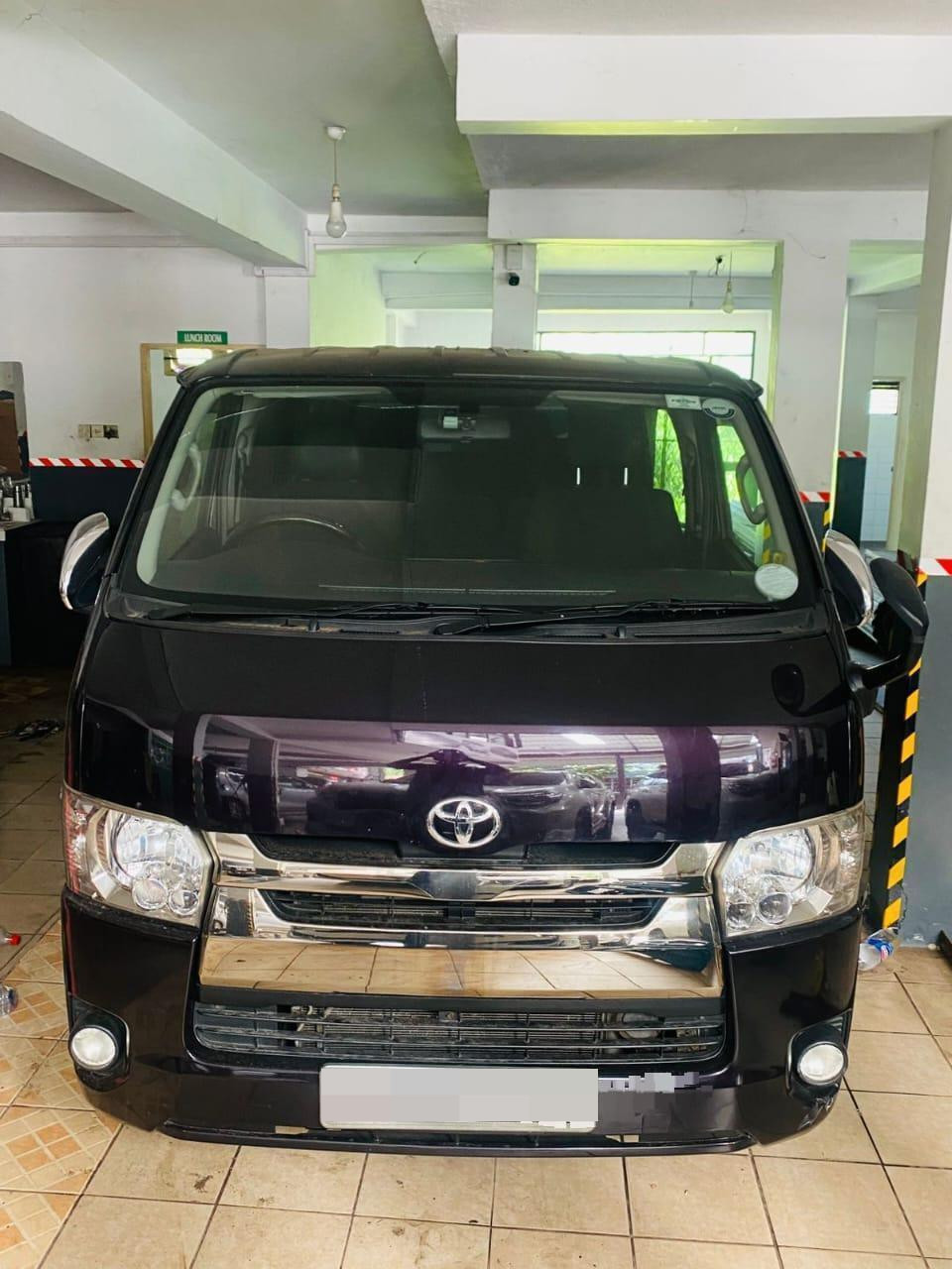Toyota Hiace 2015 - பயன்படுத்தப்பட்டது வேன் sale in Sri Lanka - patpat.lk