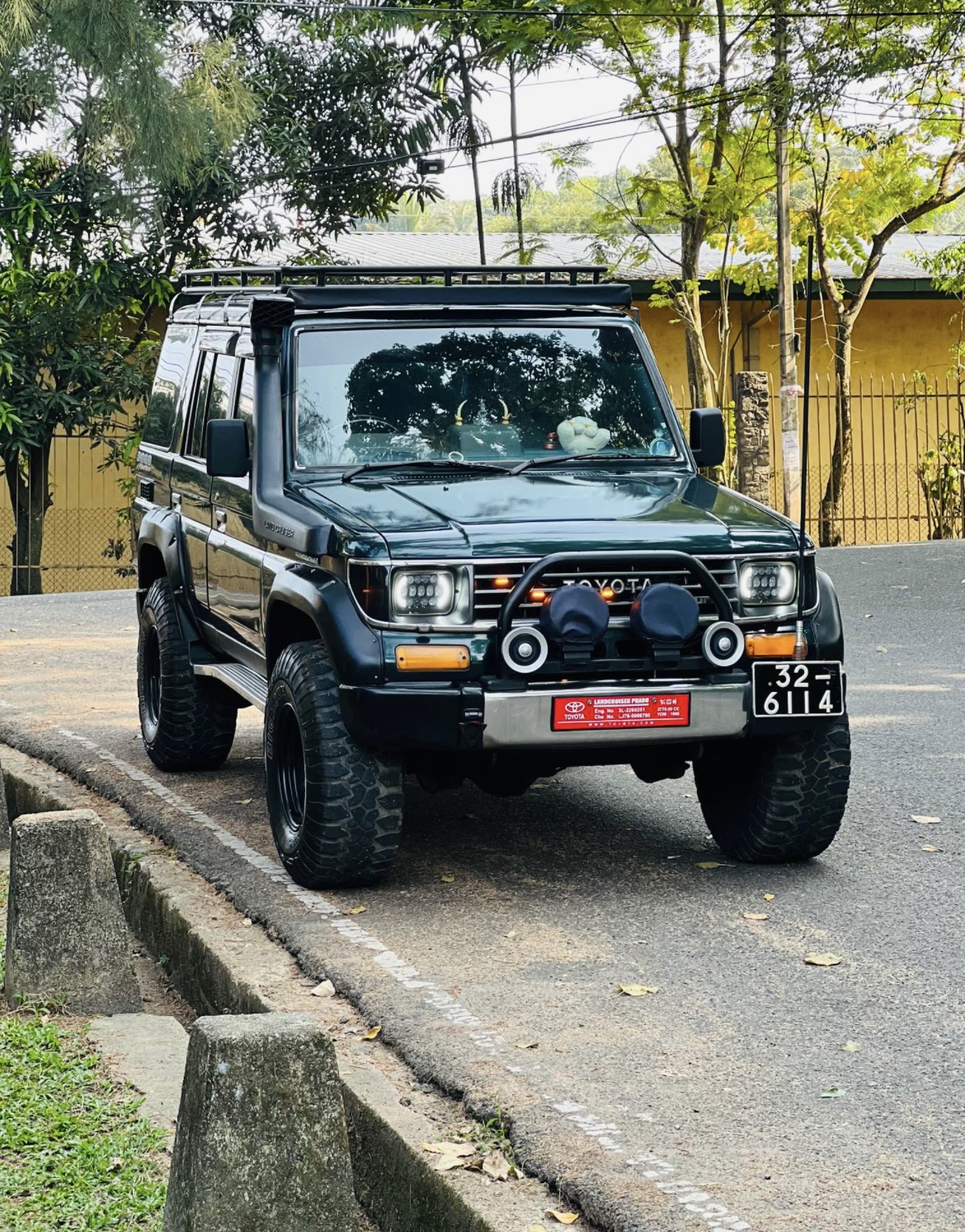 Toyota Land Cruiser Prado 2000 - பயன்படுத்தப்பட்டது SUV sale in Sri Lanka - patpat.lk