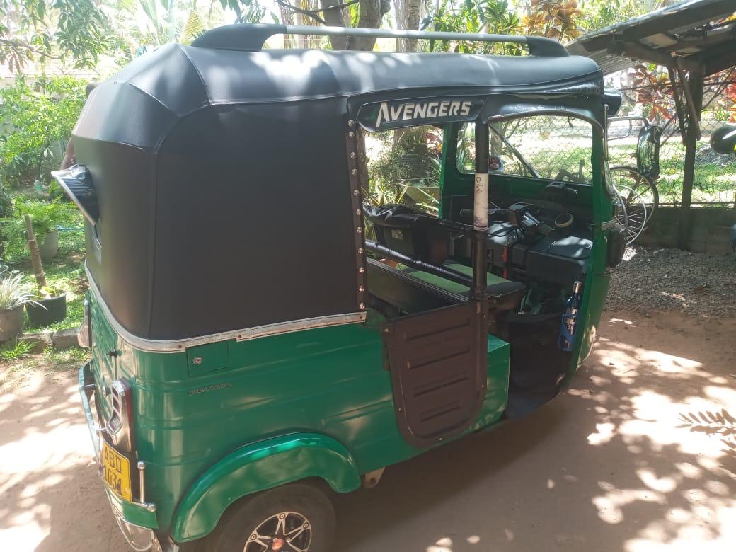 Bajaj Three Wheel 2015 - பயன்படுத்தப்பட்டது முச்சக்கர வண்டி sale in Sri Lanka - patpat.lk