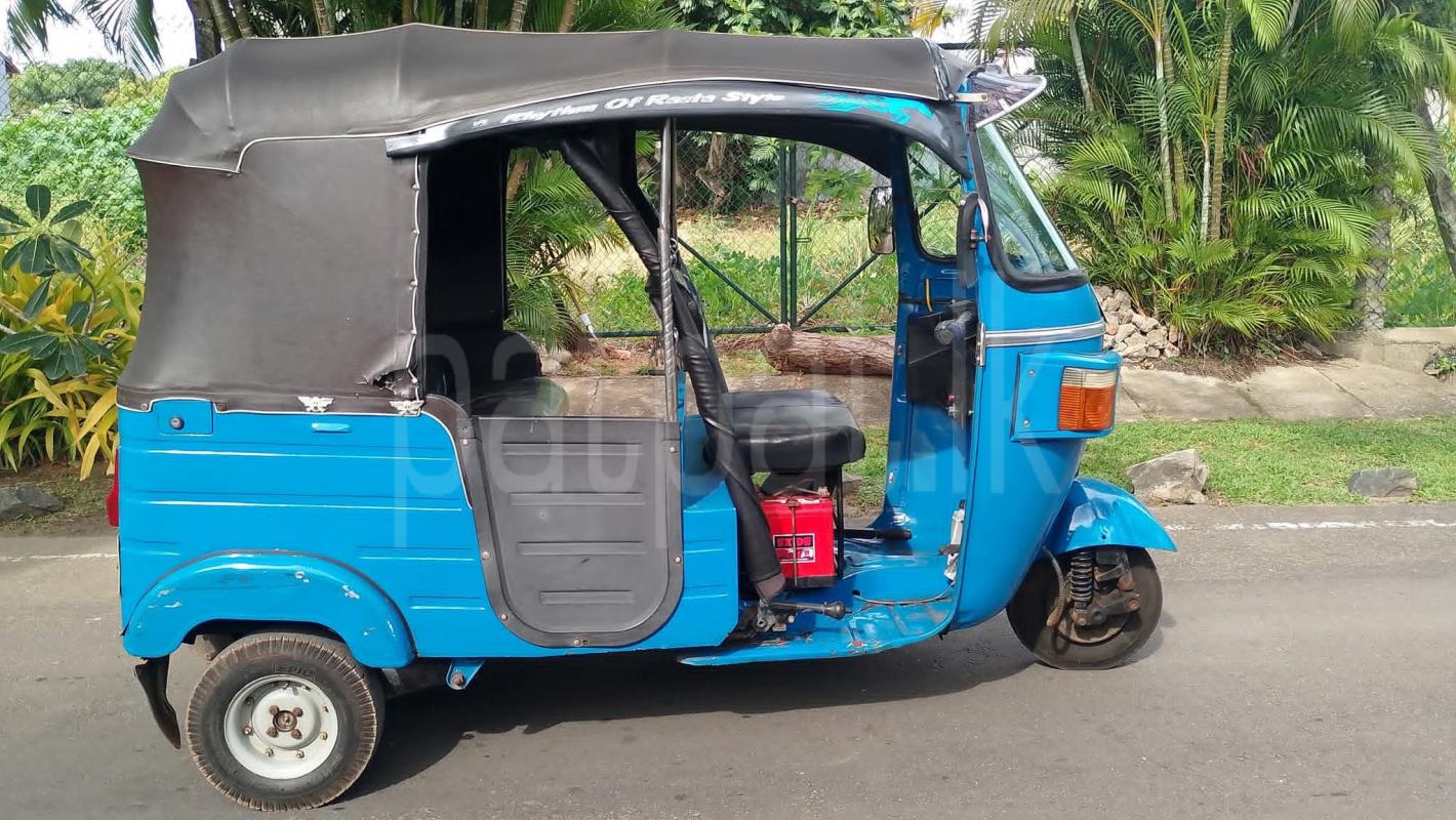 Bajaj Three Wheel 2010 - பயன்படுத்தப்பட்டது முச்சக்கர வண்டி sale in Sri Lanka - patpat.lk
