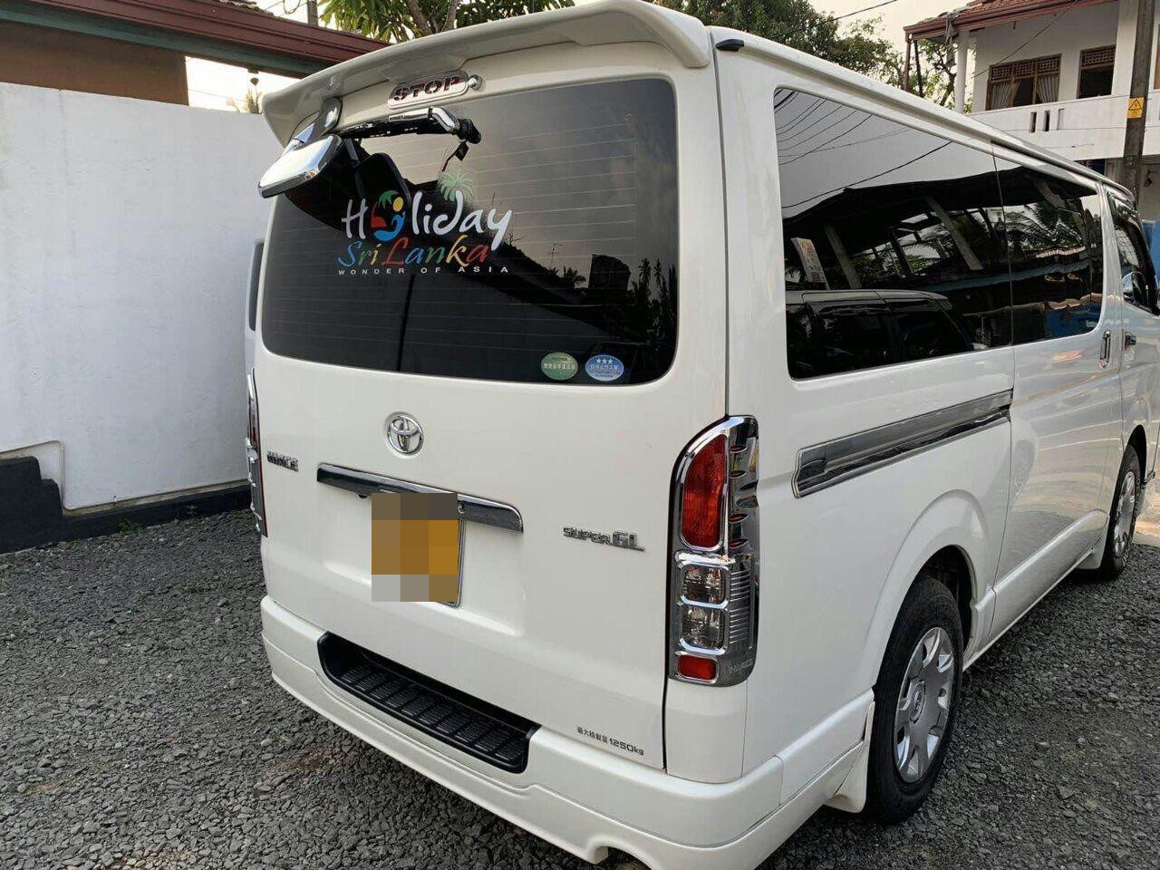 Toyota Hiace 2014 - භාවිතා කරන ලද වෑන් රථය sale in Sri Lanka - patpat.lk