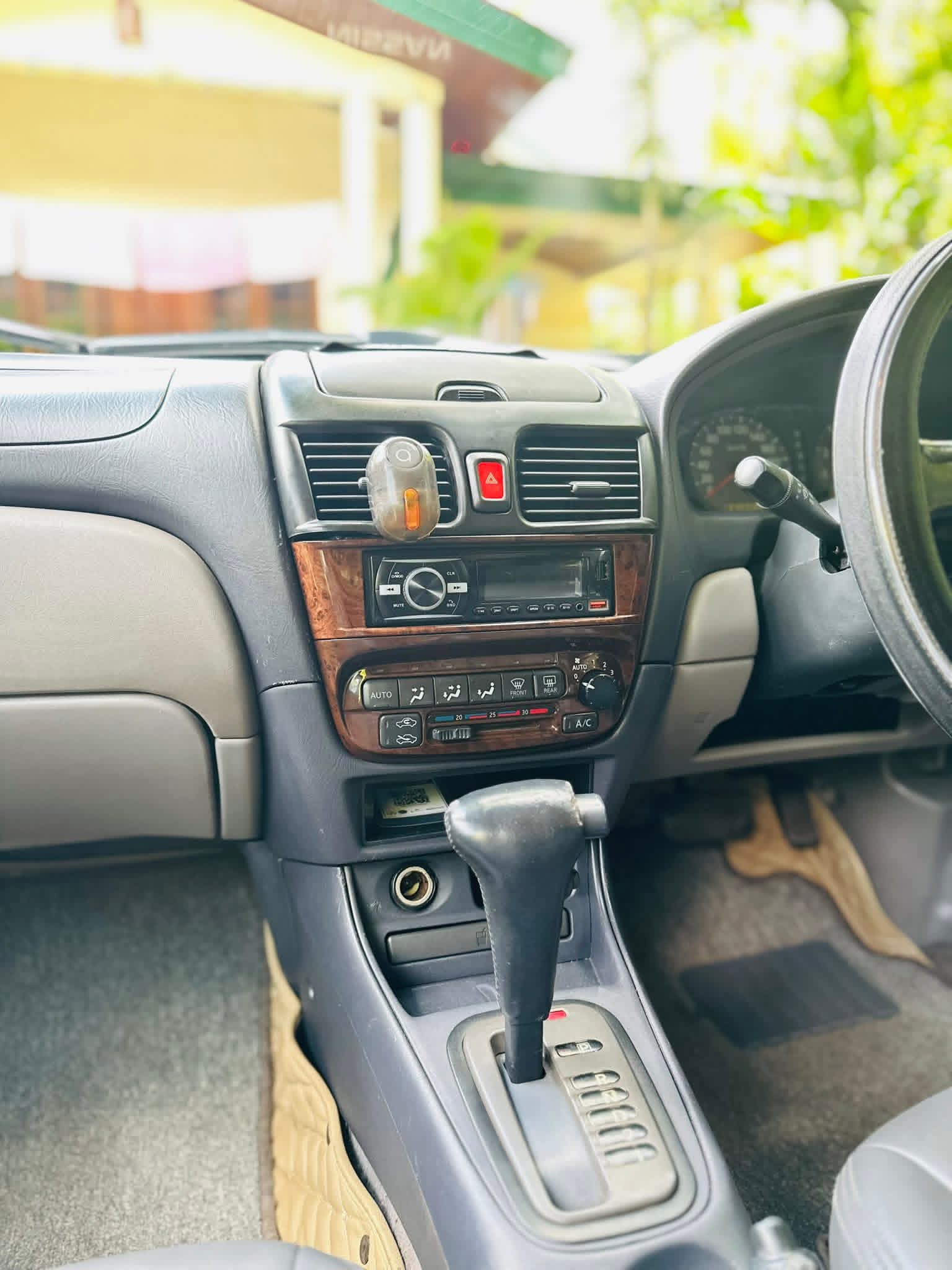 Nissan N 16 2000 - භාවිතා කරන ලද කාර් sale in Sri Lanka - patpat.lk