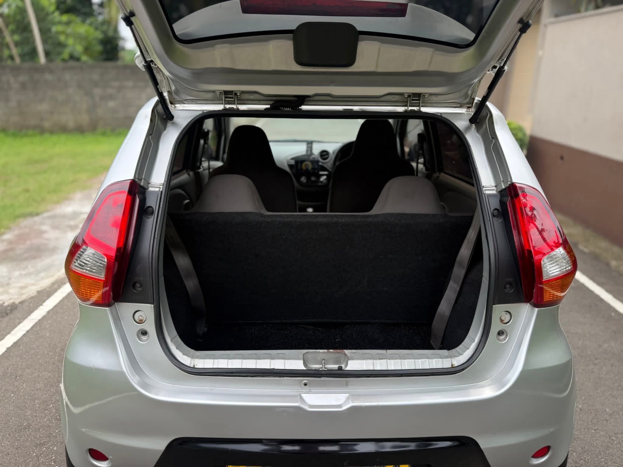Datsun Redi Go 2016 - பயன்படுத்தப்பட்டது கார் sale in Sri Lanka - patpat.lk