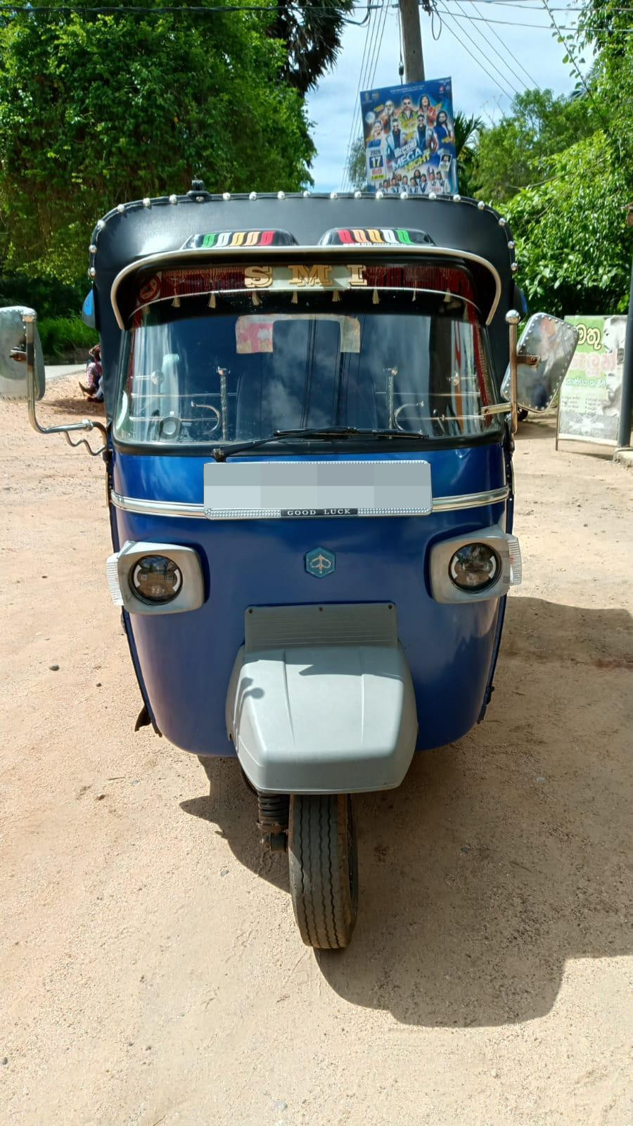 Piaggio Three Wheel 2011 ads-image-1