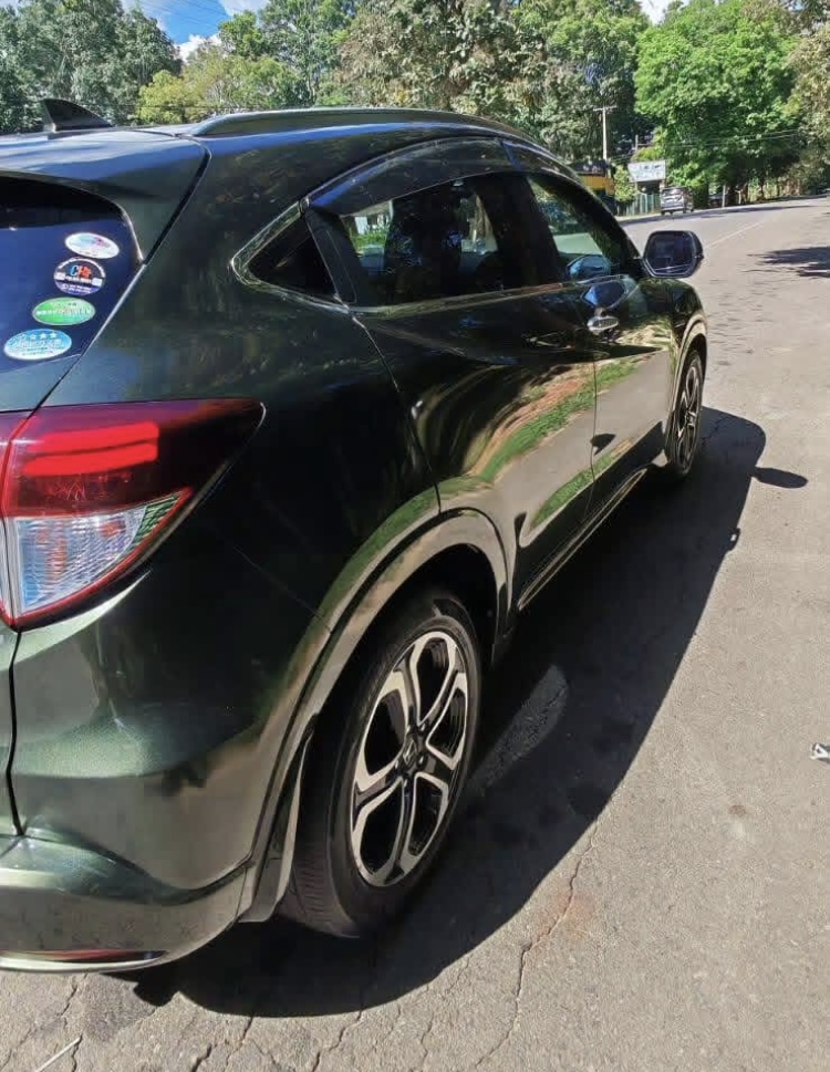 Honda Vezel 2014 - பயன்படுத்தப்பட்டது SUV sale in Sri Lanka - patpat.lk