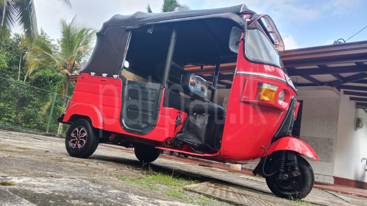Bajaj 4 stroke 2011 - பயன்படுத்தப்பட்டது முச்சக்கர வண்டி sale in Sri Lanka - patpat.lk