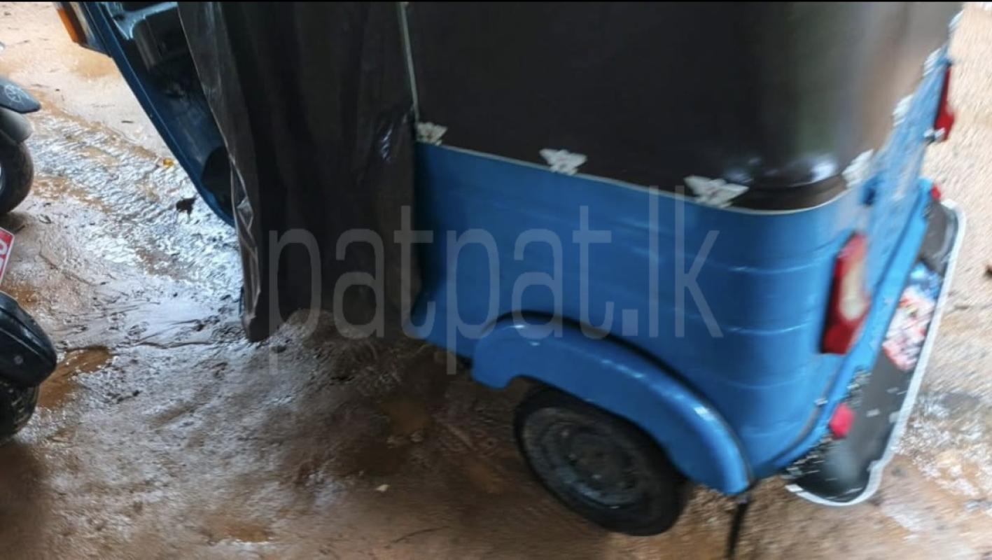 Bajaj 4 stroke 2011 - பயன்படுத்தப்பட்டது முச்சக்கர வண்டி sale in Sri Lanka - patpat.lk