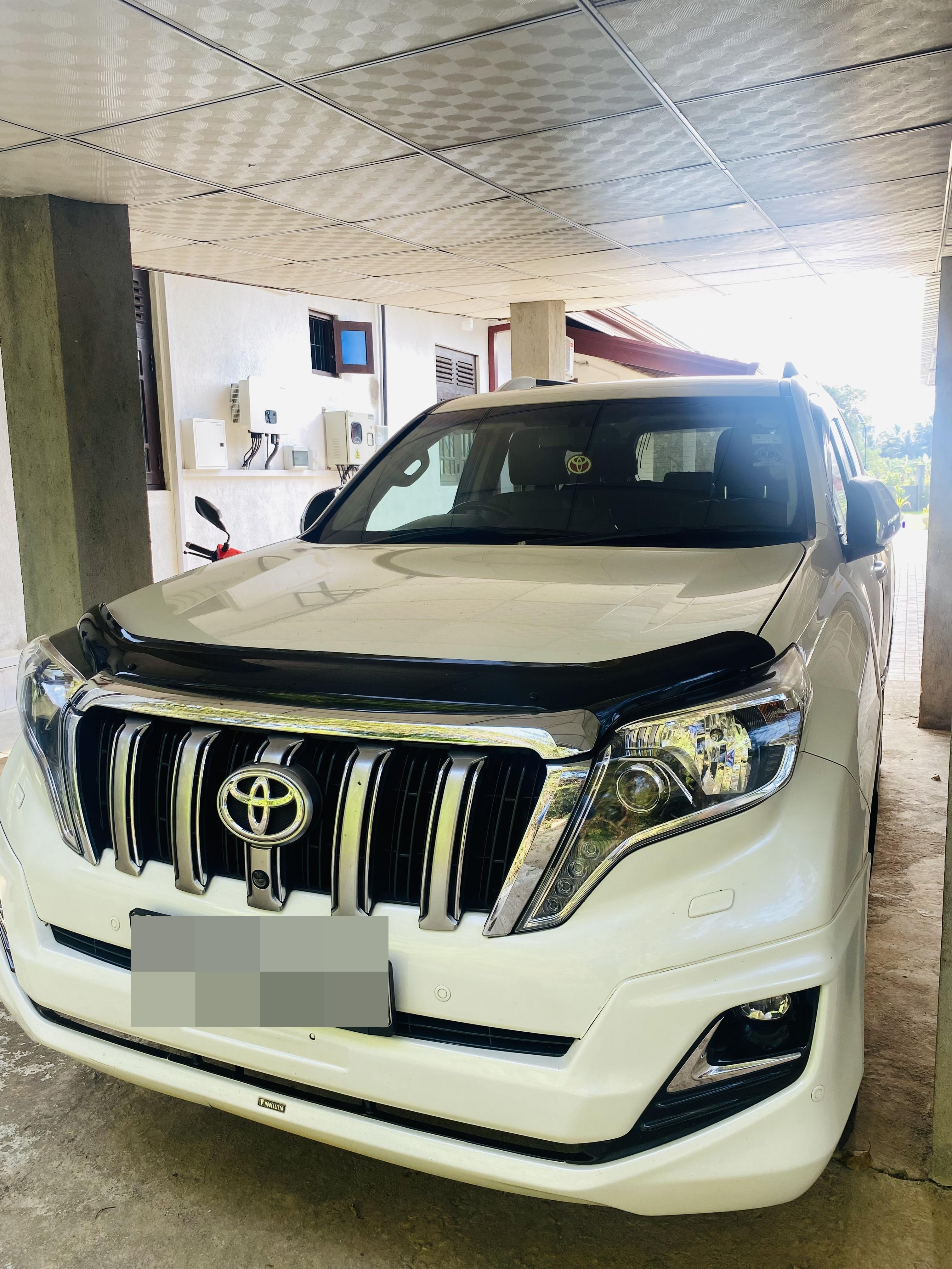 Toyota Land Cruiser Prado 2017 - பயன்படுத்தப்பட்டது SUV sale in Sri Lanka - patpat.lk