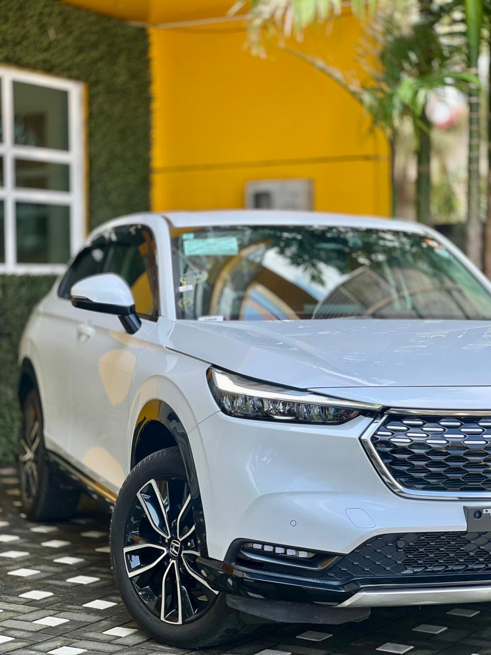 Honda Vezel 2024 - Used SUV sale in Sri Lanka - patpat.lk