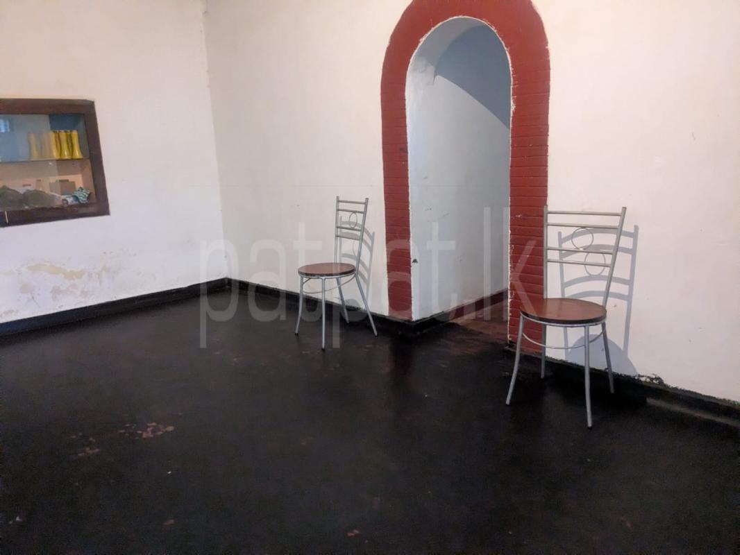 House for Rent in Makola