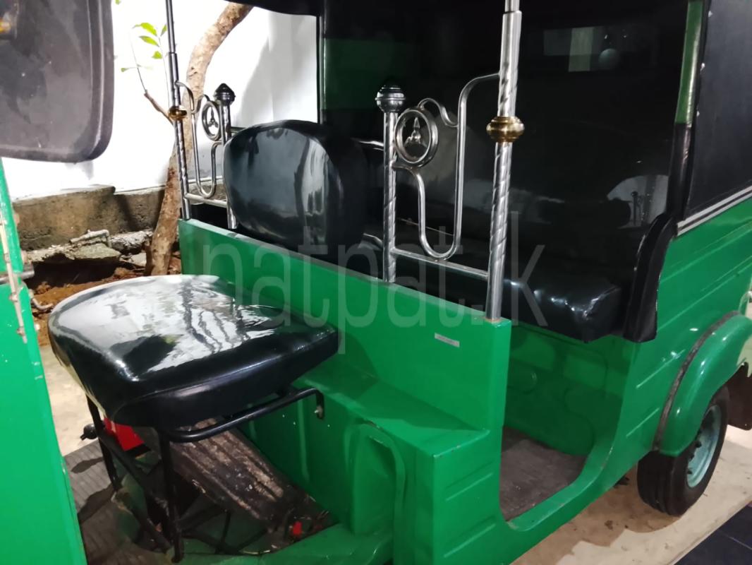 Bajaj 4 stroke 2015 - භාවිතා කරන ලද ත්‍රිරෝද රථය sale in Sri Lanka - patpat.lk