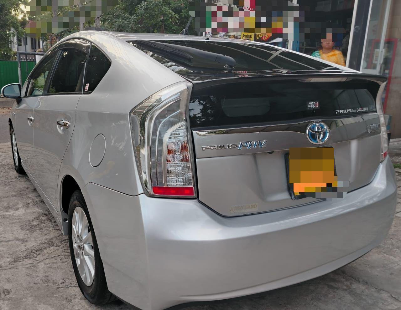 Toyota Prius 2014 - பயன்படுத்தப்பட்டது கார் sale in Sri Lanka - patpat.lk