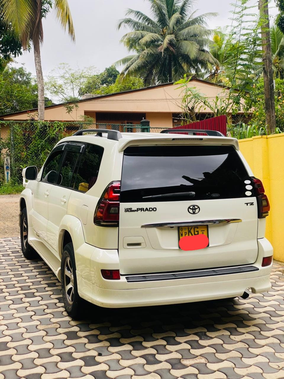 Toyota Land Cruiser Prado 2003 - பயன்படுத்தப்பட்டது SUV sale in Sri Lanka - patpat.lk