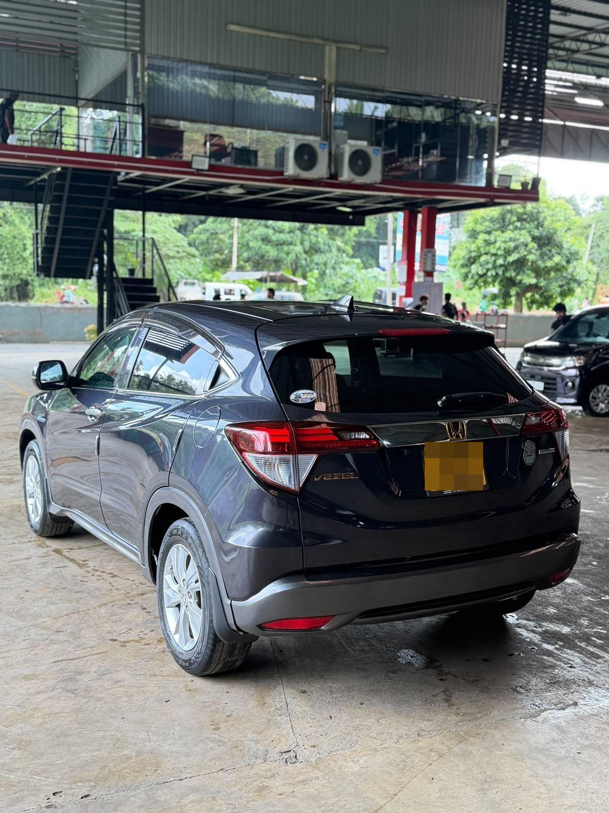 Honda Vezel 2014 - Used SUV sale in Sri Lanka - patpat.lk