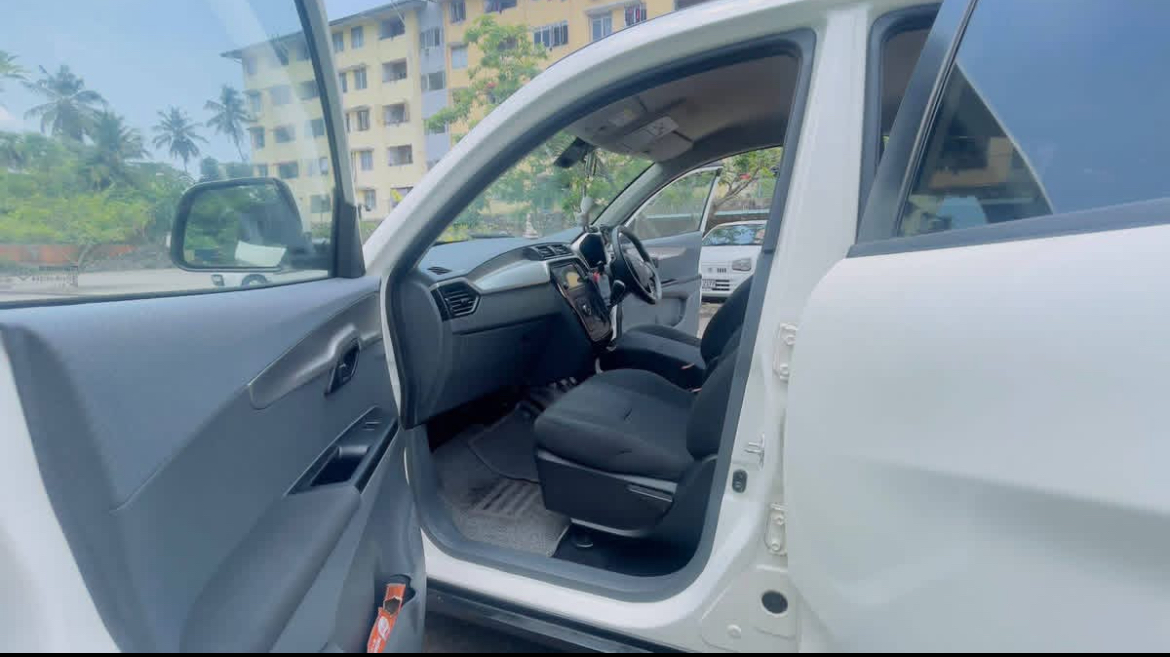 Mahindra KUV 2020 - பயன்படுத்தப்பட்டது SUV sale in Sri Lanka - patpat.lk