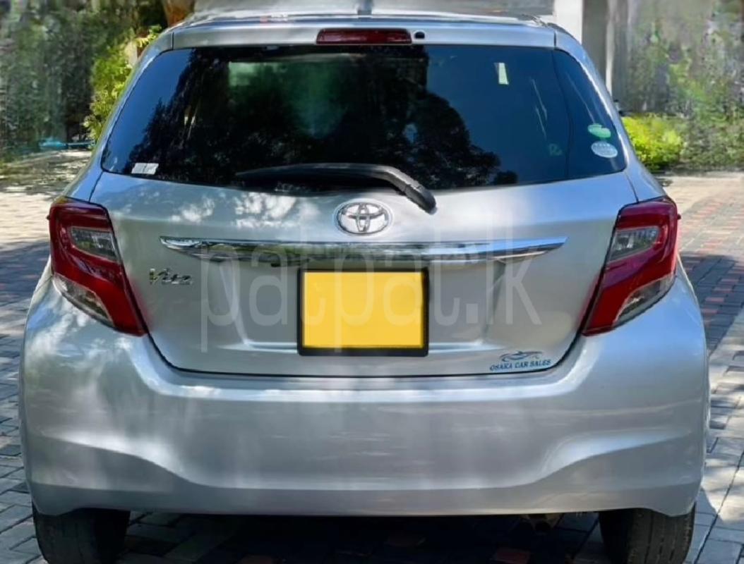 Toyota Vitz 2015 - பயன்படுத்தப்பட்டது கார் sale in Sri Lanka - patpat.lk