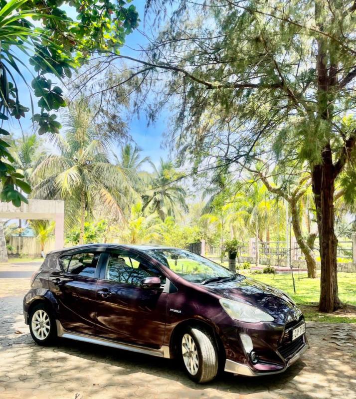Toyota Aqua 2015 - பயன்படுத்தப்பட்டது கார் sale in Sri Lanka - patpat.lk
