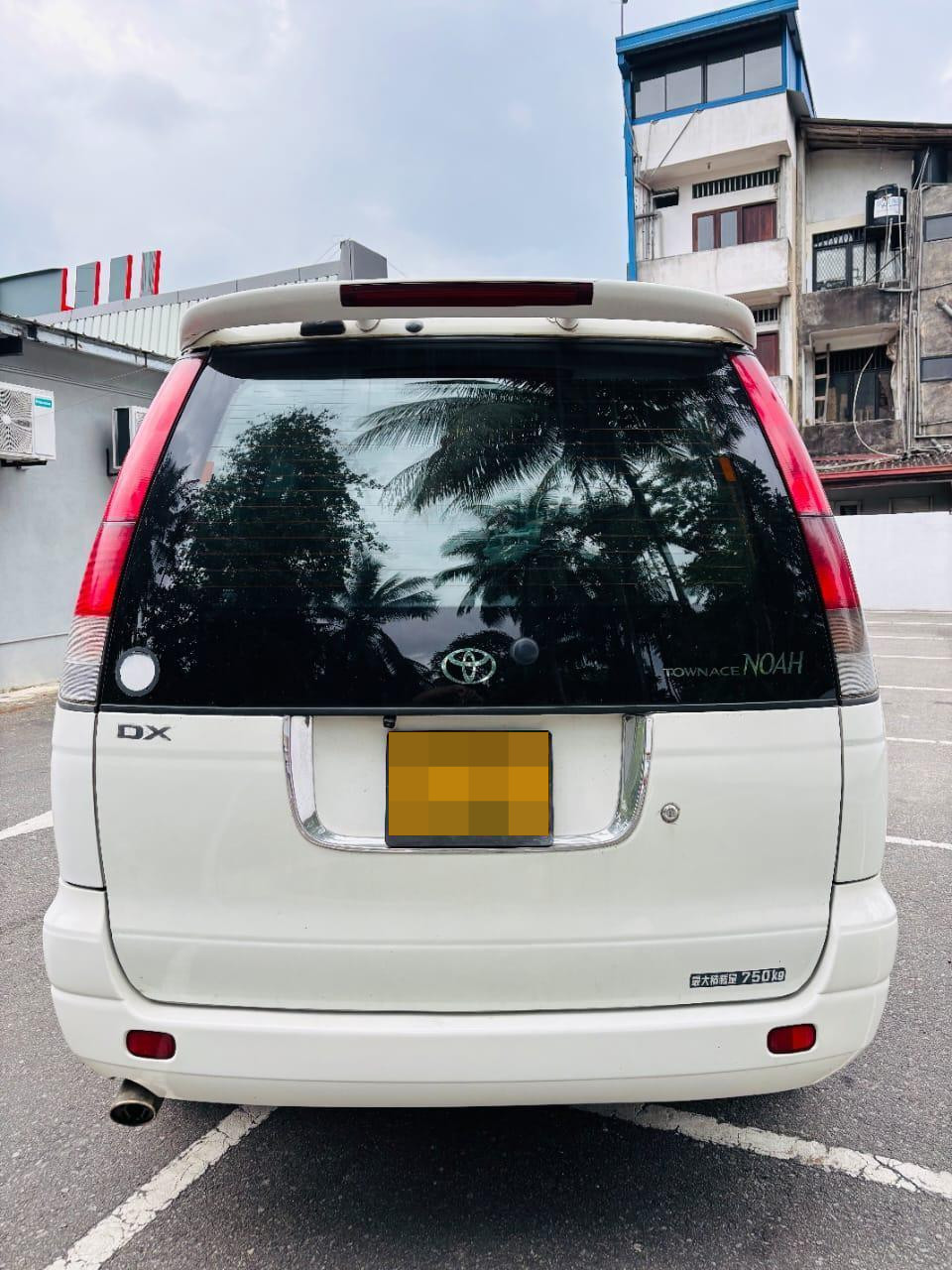 Toyota Noah 2002 - Used Van sale in Sri Lanka - patpat.lk