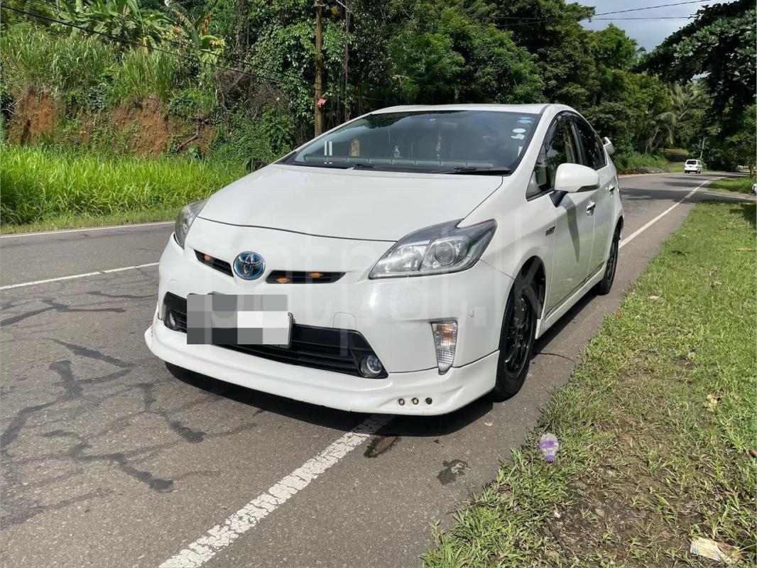 Toyota Prius 2014 - Used Car sale in Sri Lanka - patpat.lk