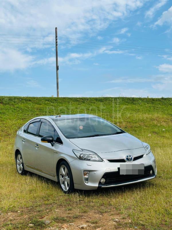 Toyota Prius 2014 - Used Car sale in Sri Lanka - patpat.lk