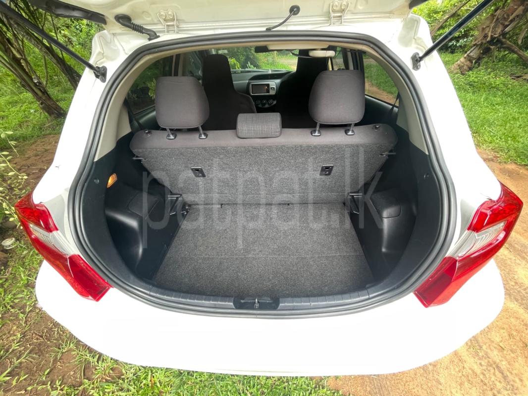 Toyota Vitz 2015 - பயன்படுத்தப்பட்டது கார் sale in Sri Lanka - patpat.lk