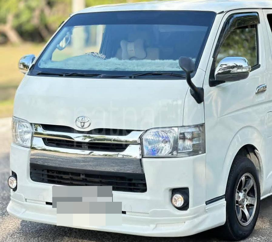 Toyota Hiace 2006 - பயன்படுத்தப்பட்டது வேன் sale in Sri Lanka - patpat.lk