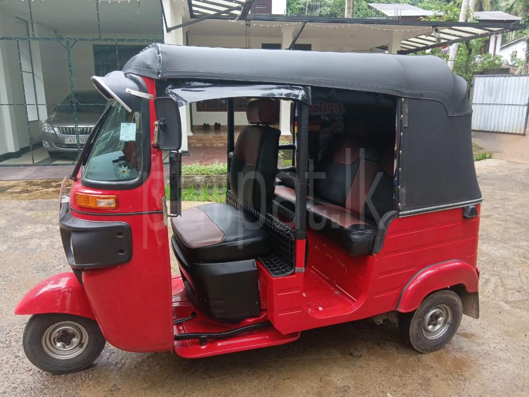 Bajaj Three Wheel 2019 - பயன்படுத்தப்பட்டது முச்சக்கர வண்டி sale in Sri Lanka - patpat.lk