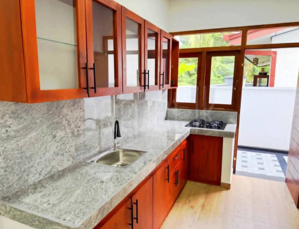 House for Sale in Athurugiriya