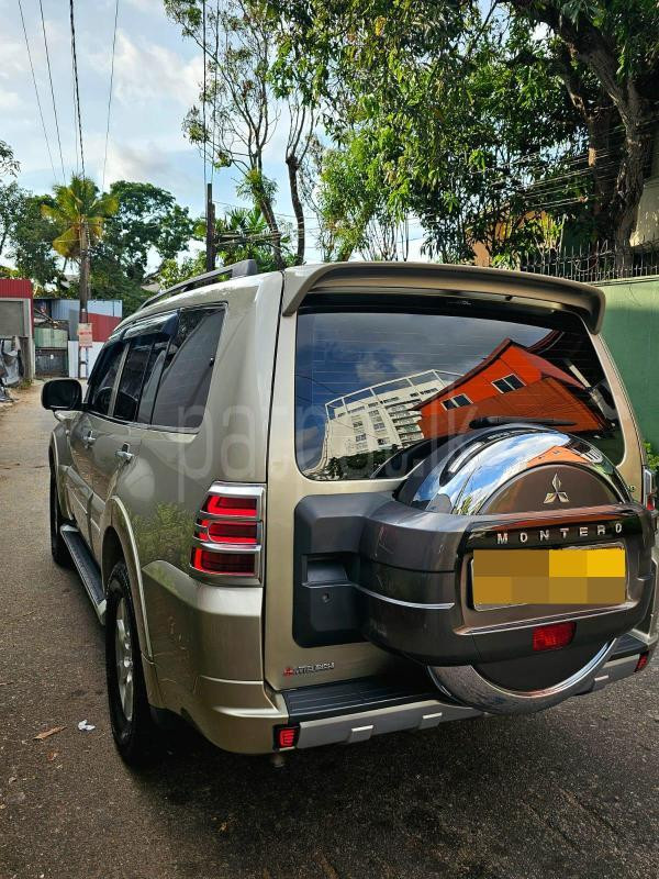 Mitsubishi Montero 2013 - பயன்படுத்தப்பட்டது SUV sale in Sri Lanka - patpat.lk