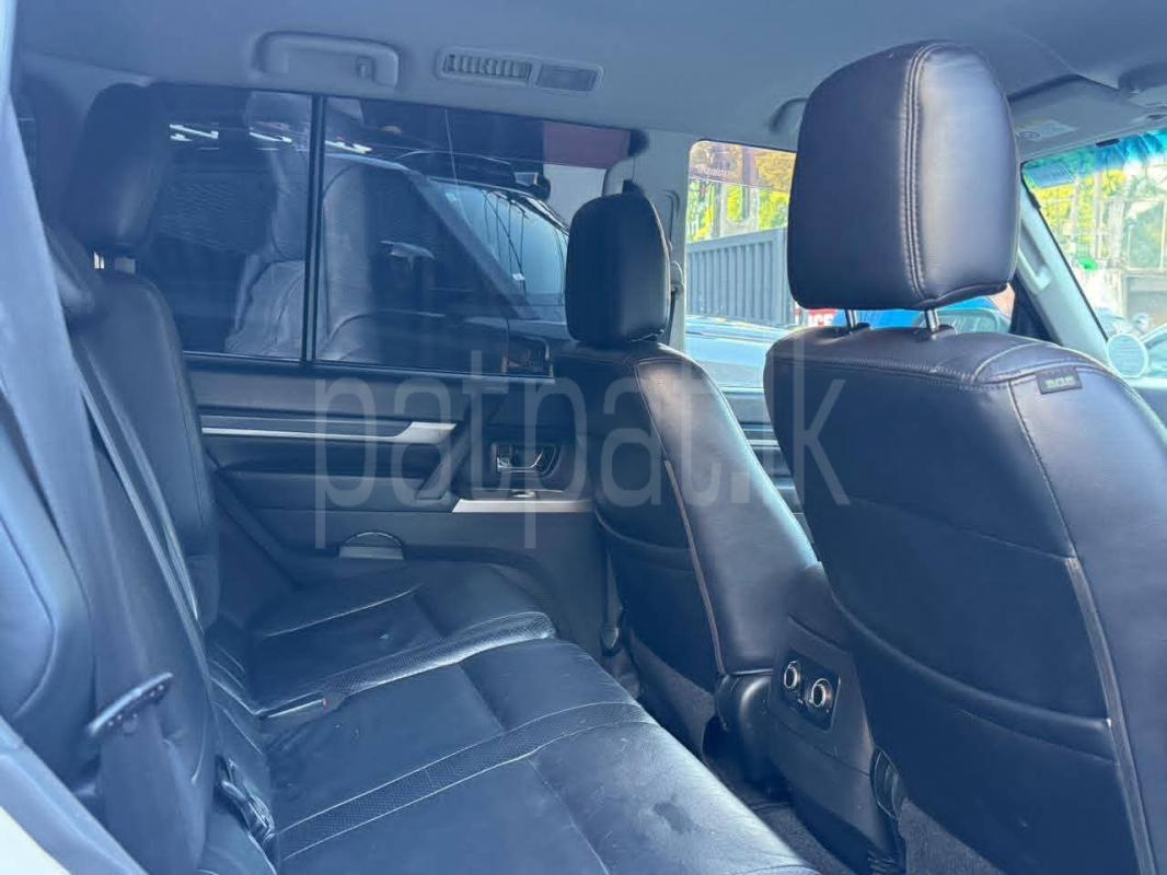 Mitsubishi Pajero 2012 - பயன்படுத்தப்பட்டது SUV sale in Sri Lanka - patpat.lk