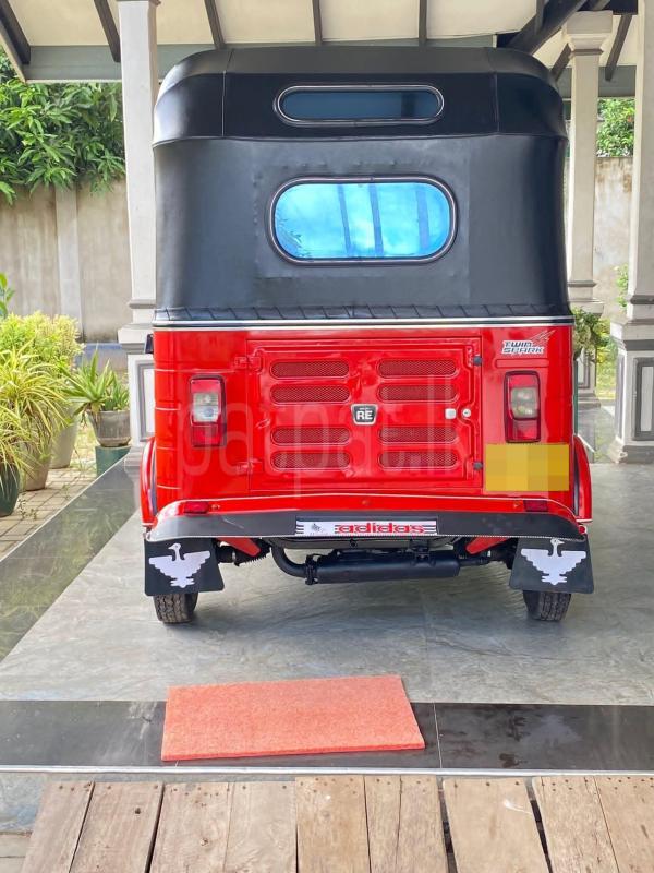 Bajaj 4 stroke 2018 - பயன்படுத்தப்பட்டது முச்சக்கர வண்டி sale in Sri Lanka - patpat.lk