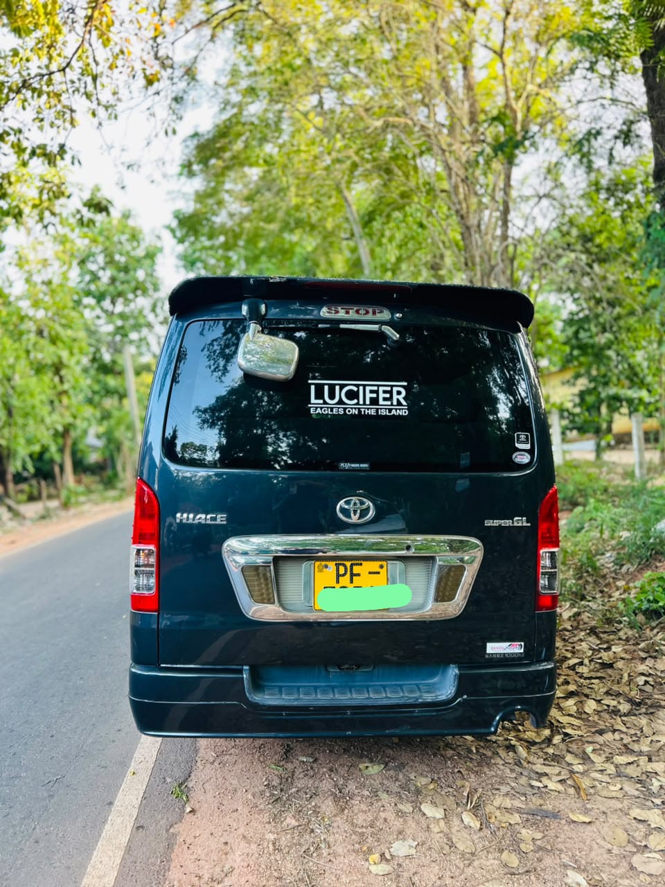 Toyota Hiace 2004 - Used Van sale in Sri Lanka - patpat.lk