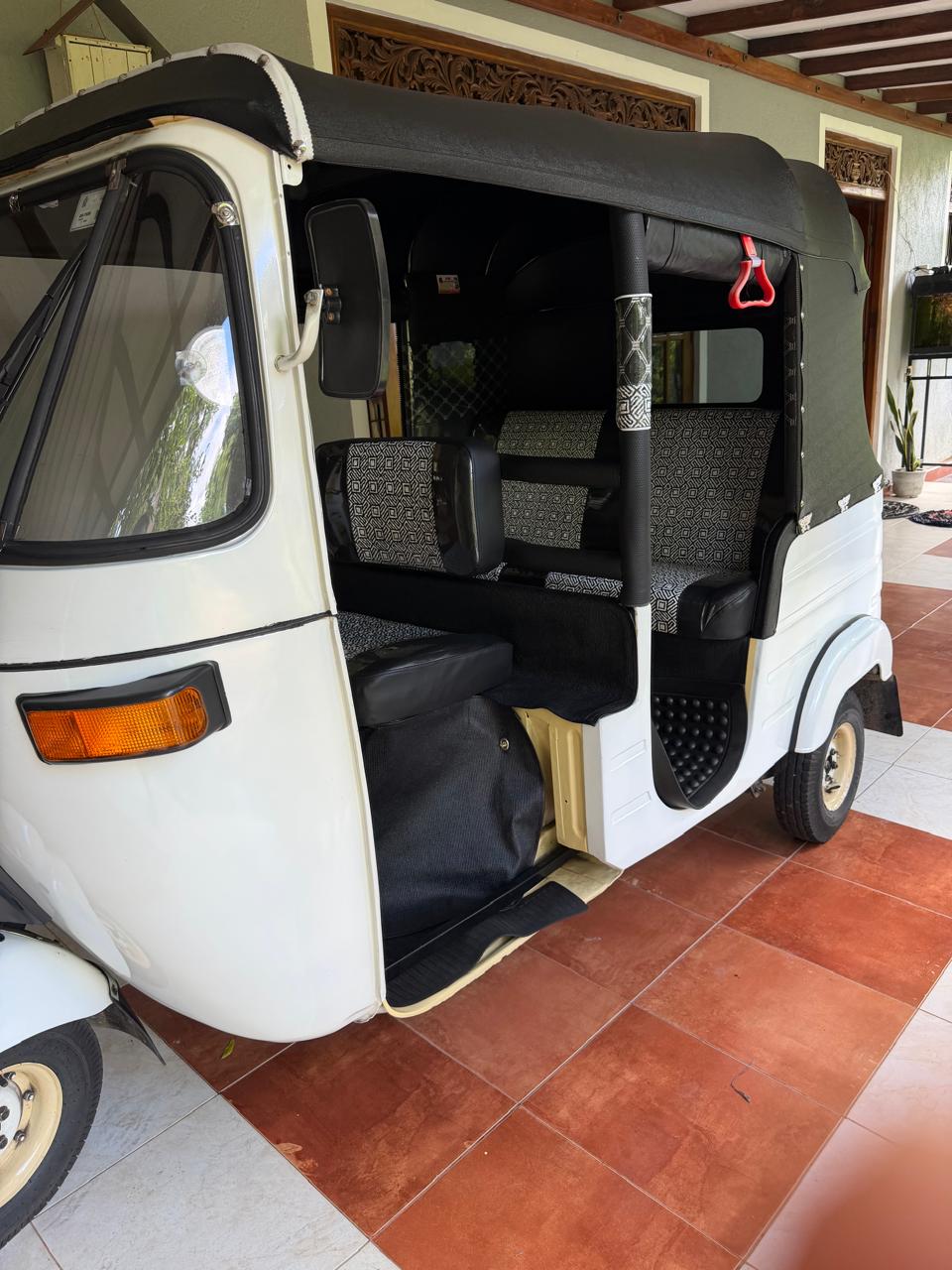 Bajaj 2 stroke 2005 - භාවිතා කරන ලද ත්‍රිරෝද රථය sale in Sri Lanka - patpat.lk