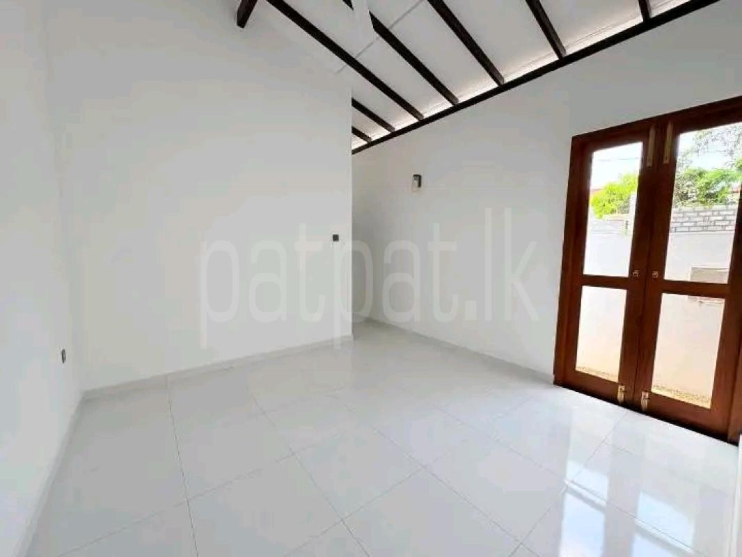 House for Sale in Athurugiriya
