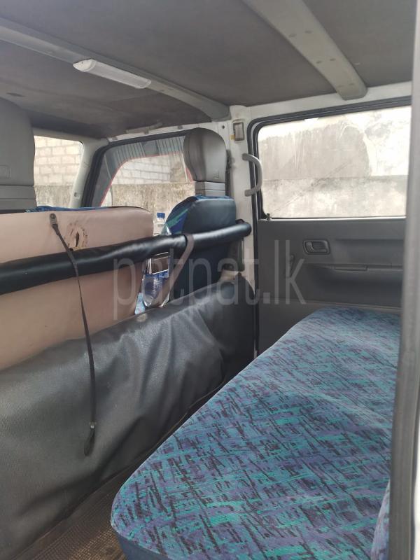 Mitsubishi Canter 2006 - பயன்படுத்தப்பட்டது டிரக் sale in Sri Lanka - patpat.lk