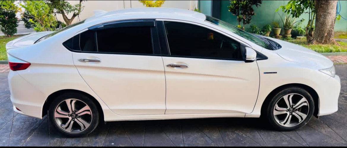 Honda Grace 2016 - භාවිතා කරන ලද කාර් sale in Sri Lanka - patpat.lk