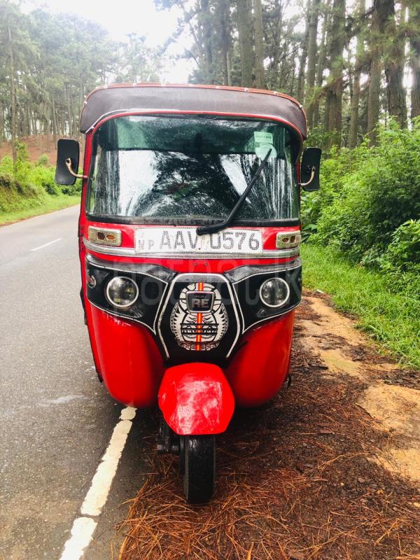 Bajaj Three Wheel 2015 - பயன்படுத்தப்பட்டது முச்சக்கர வண்டி sale in Sri Lanka - patpat.lk