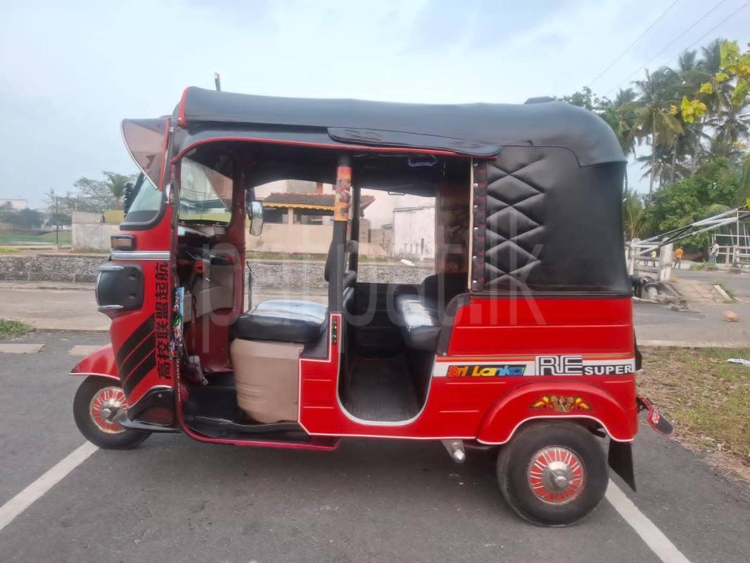 Bajaj Three Wheel 2015 - Used Three wheeler sale in Sri Lanka - patpat.lk