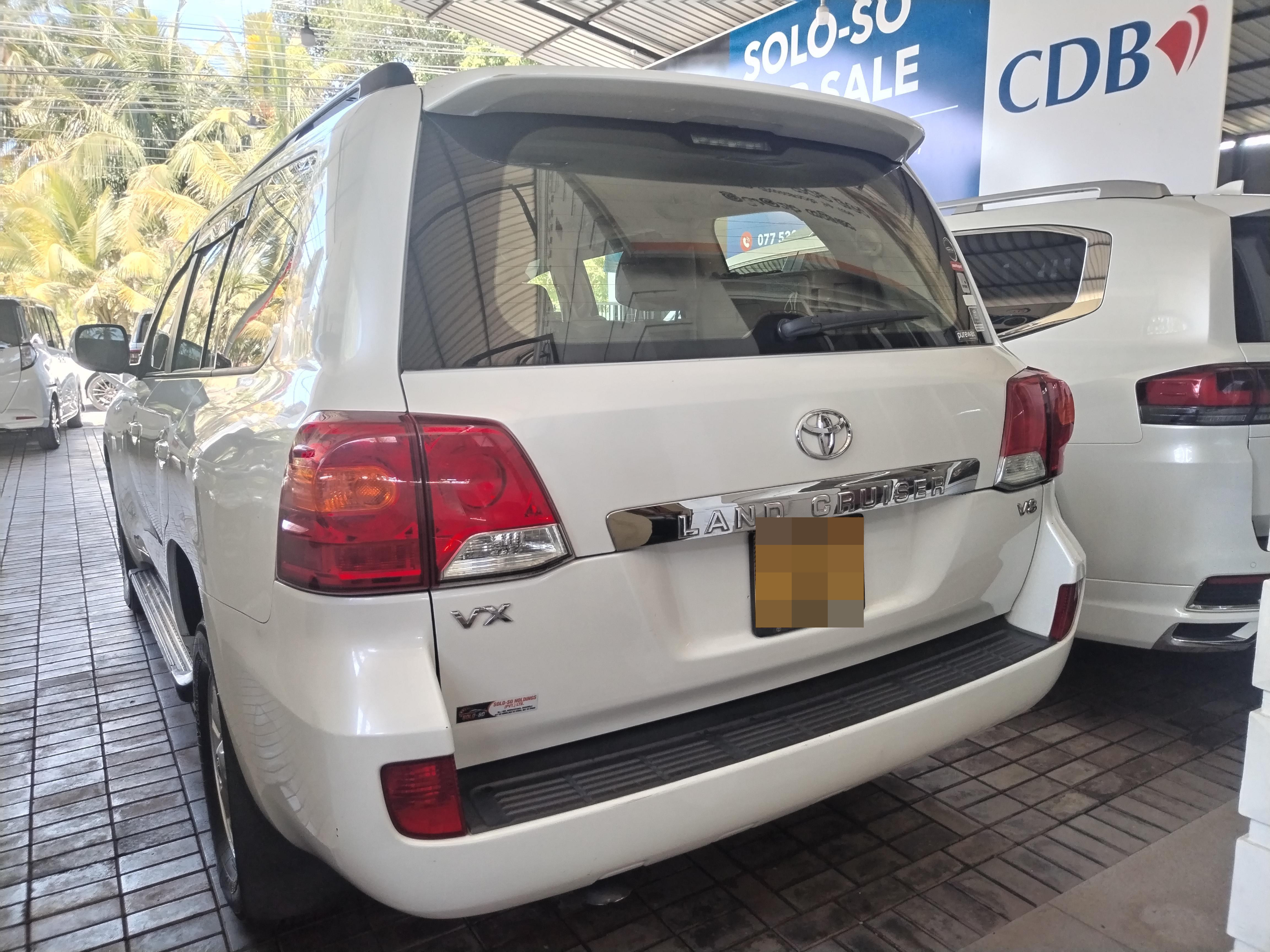 Toyota Land Cruiser Prado 2014 - භාවිතා කරන ලද SUV රථය sale in Sri Lanka - patpat.lk