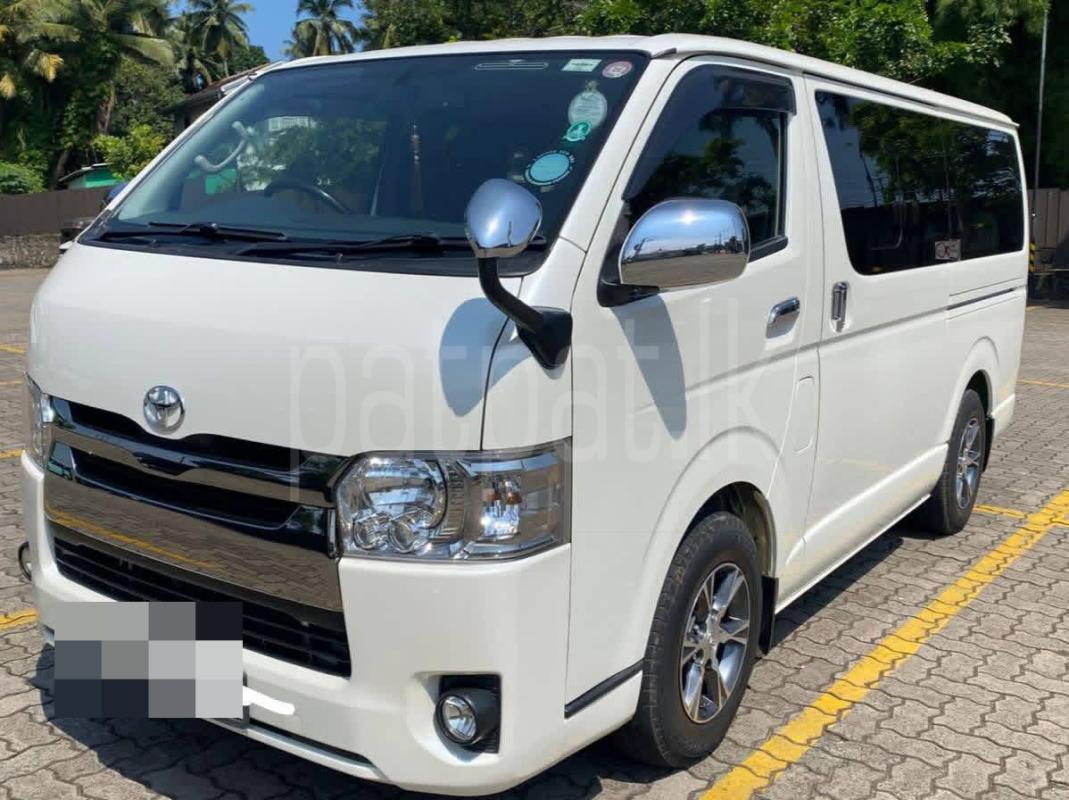 Toyota Hiace 2015 - பயன்படுத்தப்பட்டது வேன் sale in Sri Lanka - patpat.lk