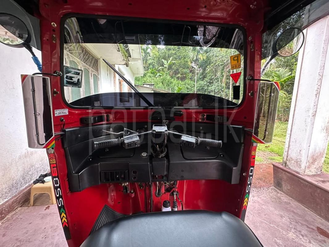 Bajaj 4 stroke 2016 - பயன்படுத்தப்பட்டது முச்சக்கர வண்டி sale in Sri Lanka - patpat.lk