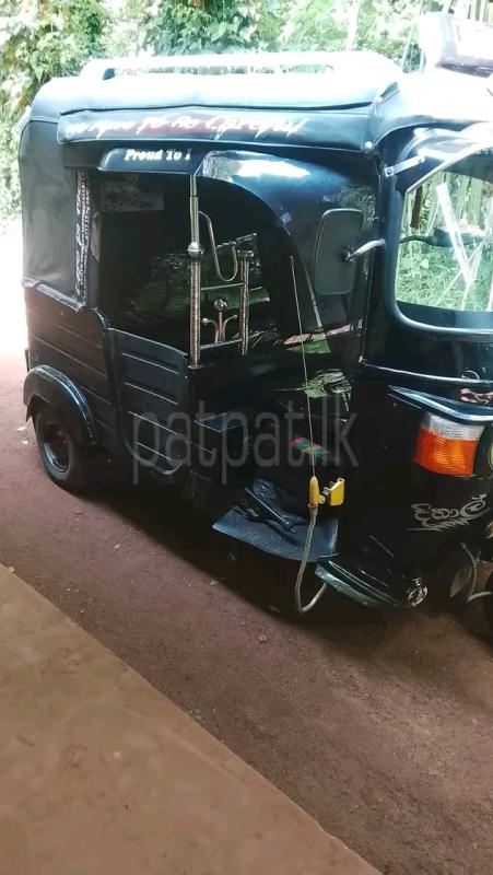 Bajaj Three Wheel 2013 - பயன்படுத்தப்பட்டது முச்சக்கர வண்டி sale in Sri Lanka - patpat.lk