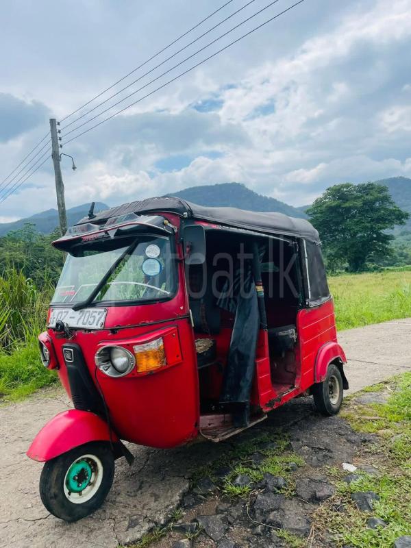 Bajaj 4 stroke 2010 - பயன்படுத்தப்பட்டது முச்சக்கர வண்டி sale in Sri Lanka - patpat.lk