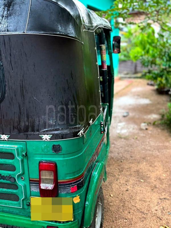 Bajaj 4 stroke 2016 - பயன்படுத்தப்பட்டது முச்சக்கர வண்டி sale in Sri Lanka - patpat.lk
