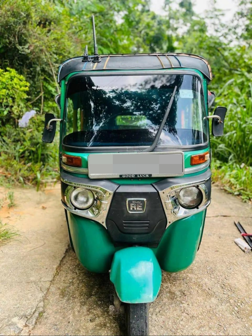 Bajaj 4 stroke 2015 - பயன்படுத்தப்பட்டது முச்சக்கர வண்டி sale in Sri Lanka - patpat.lk