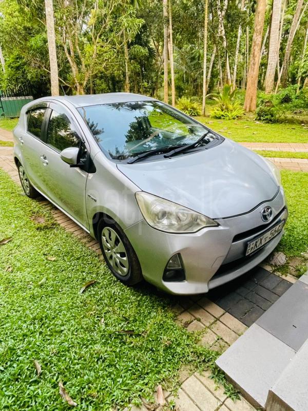Toyota Aqua 2013 - பயன்படுத்தப்பட்டது கார் sale in Sri Lanka - patpat.lk