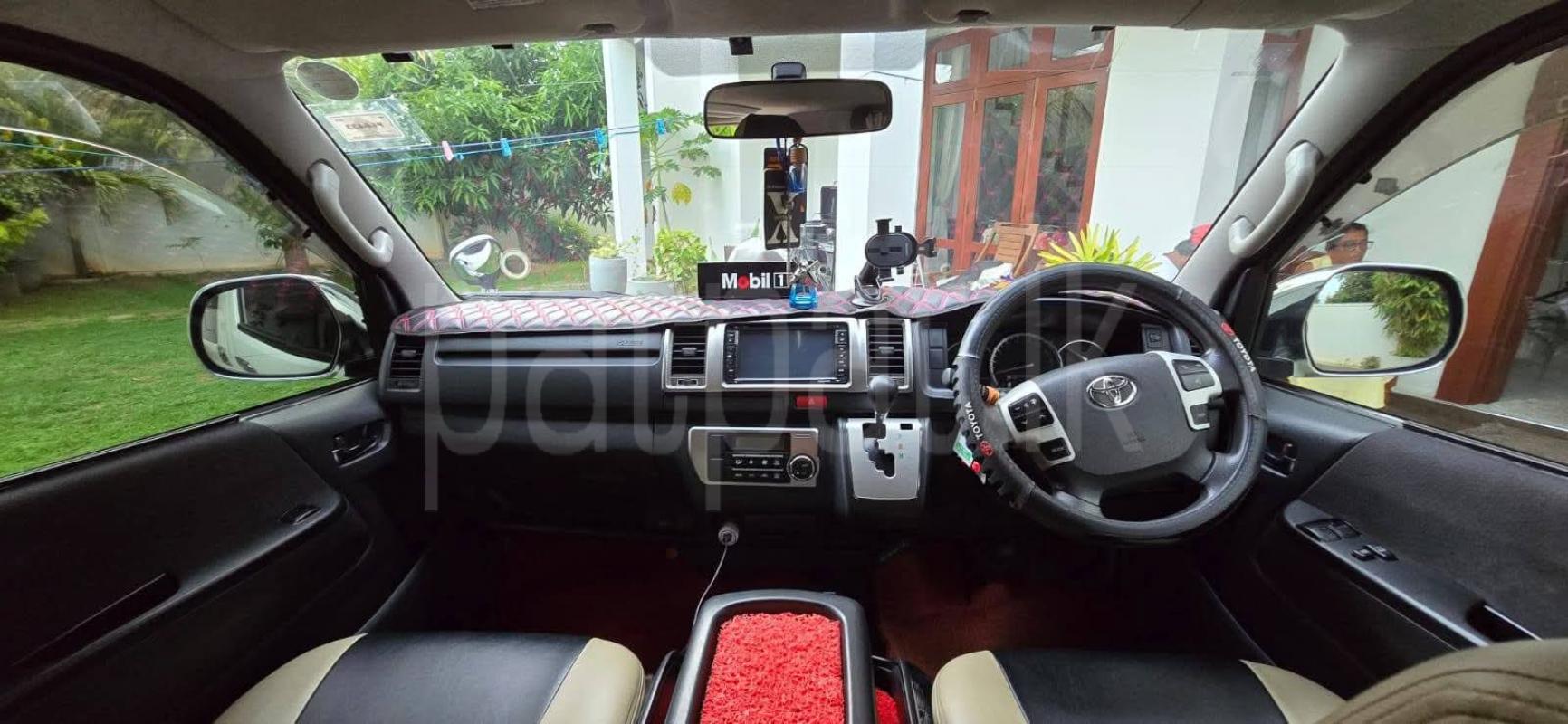 Toyota Hiace 2015 - பயன்படுத்தப்பட்டது வேன் sale in Sri Lanka - patpat.lk