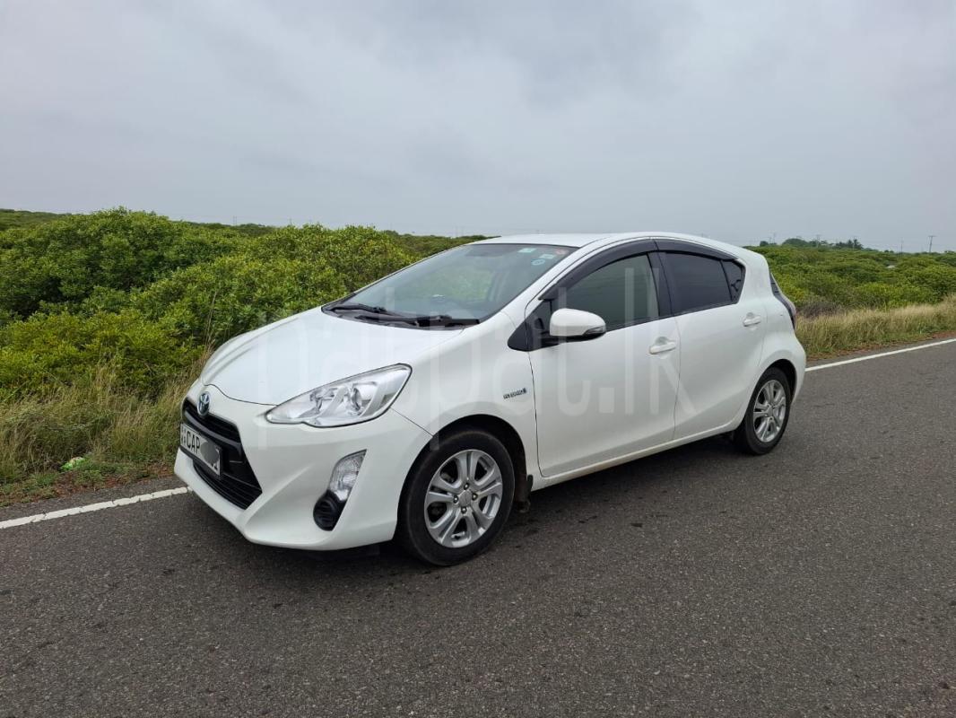 Toyota Aqua 2015 - பயன்படுத்தப்பட்டது கார் sale in Sri Lanka - patpat.lk